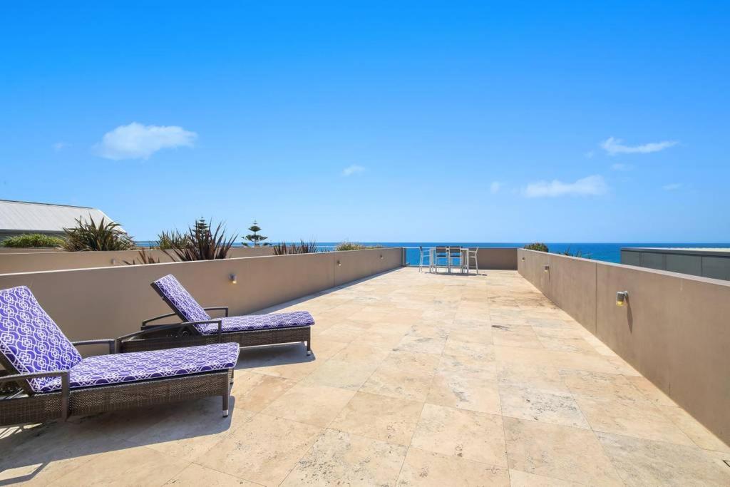 דירות דה אינטרנס Beach And Ocean Front Penthouse With Wifi And Parking מראה חיצוני תמונה